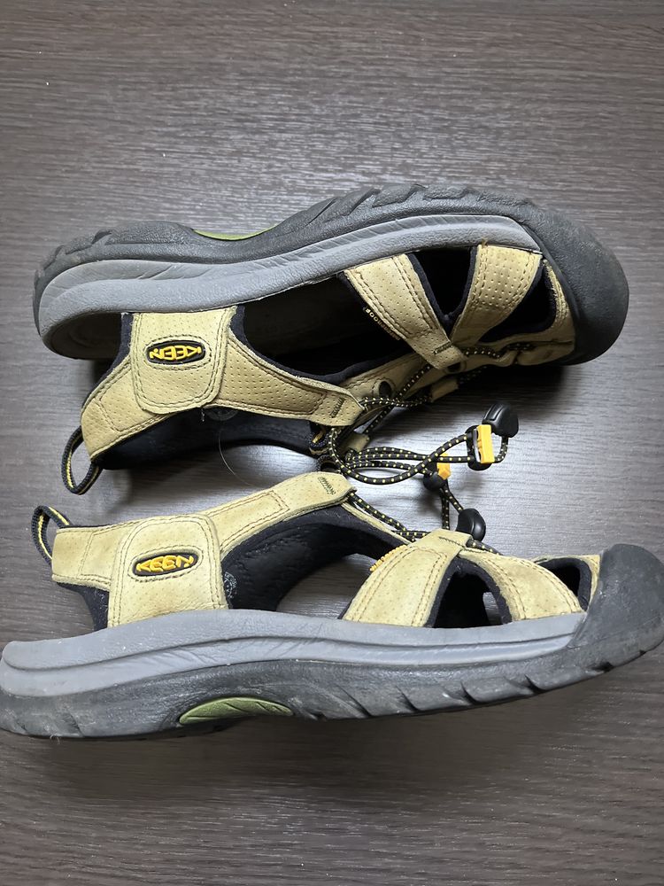 Sandaly Keen rozmier 39,5