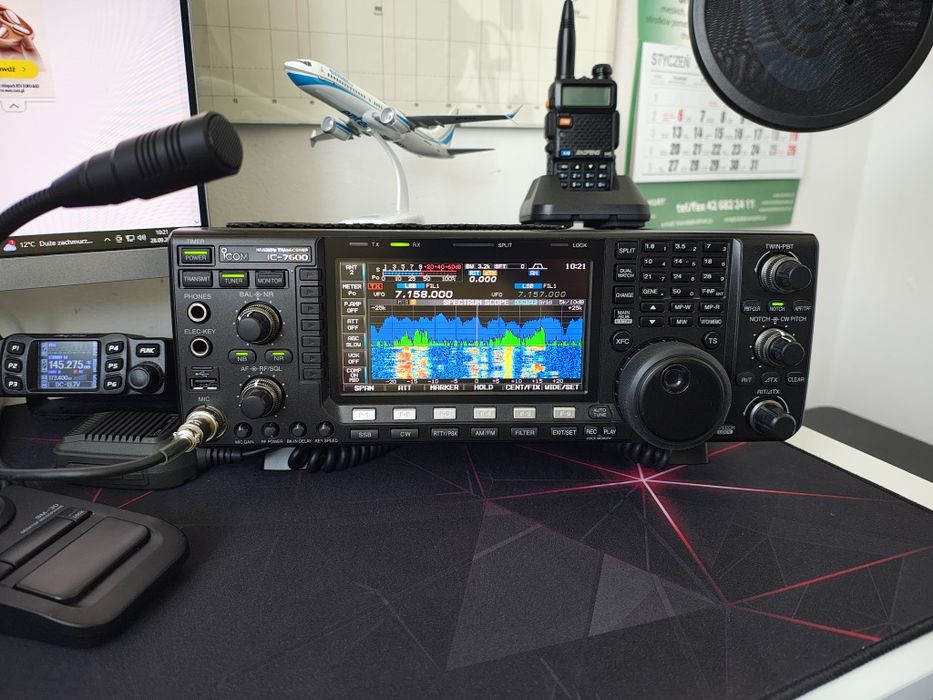 Radiostacja Icom ic 7600 z sm30