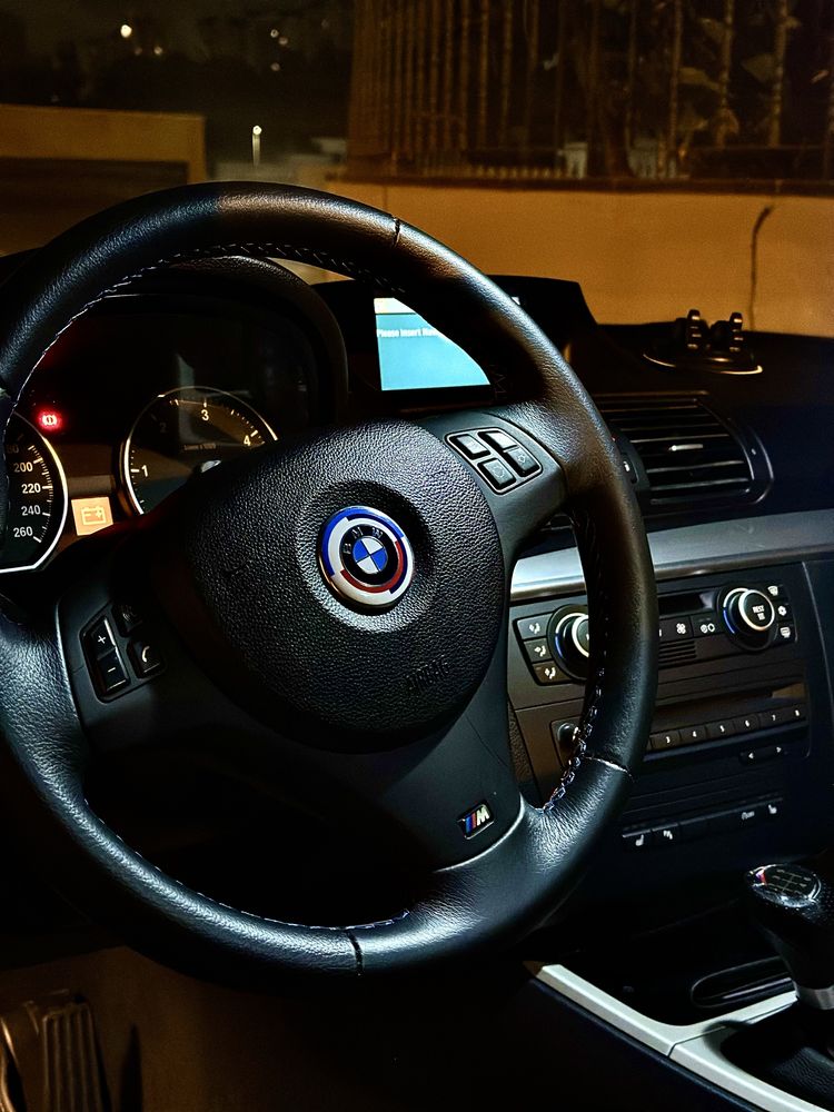 BMW Série 1 120d Coupé Pack M - Teto de Abrir - Símbolo 50 Anos BMW