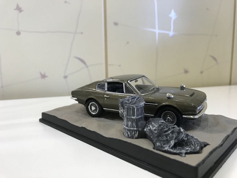 1/43 Aston Martin DBS