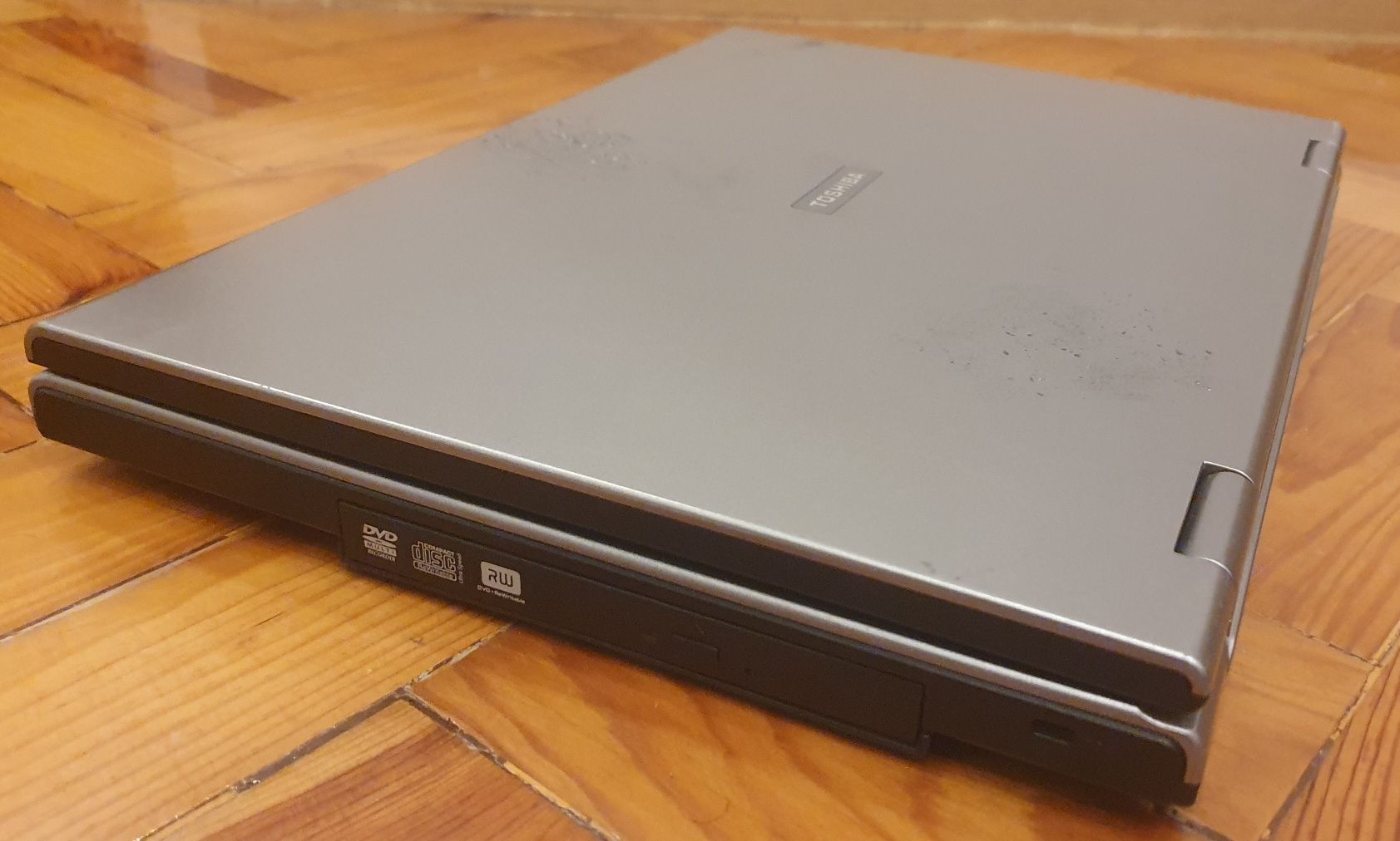 Computador Portátil Toshiba TECRA A8