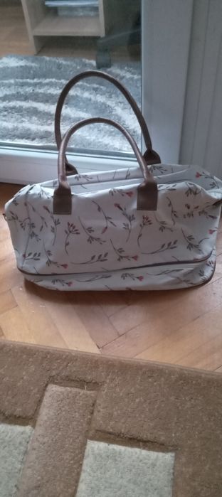 Дорожня сумка невелика