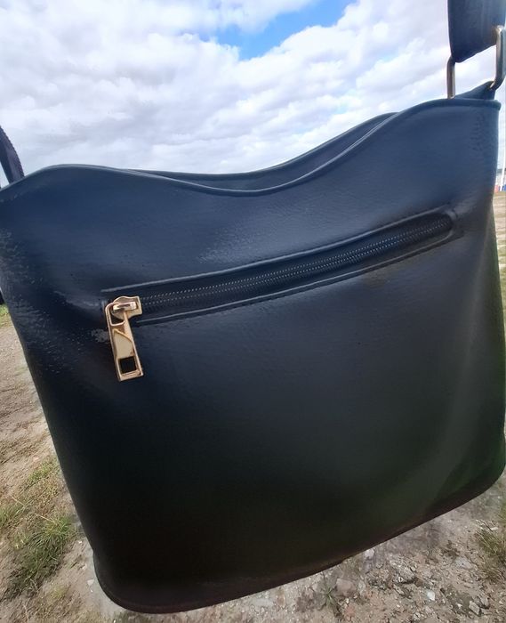 Torebka  listonoszka  czarna