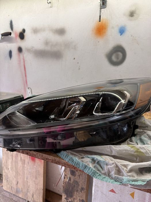 Lampa Reflektor kuga escape mk3 stan idealny soczewka halogen