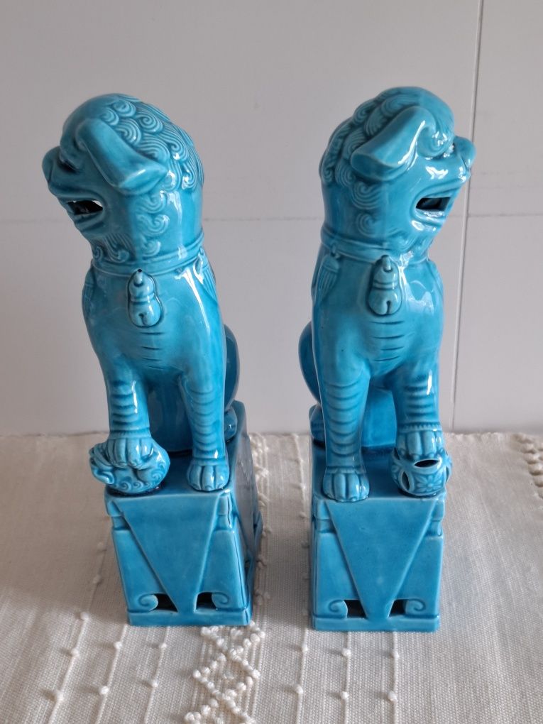 Cães Foo em porcelana oriental