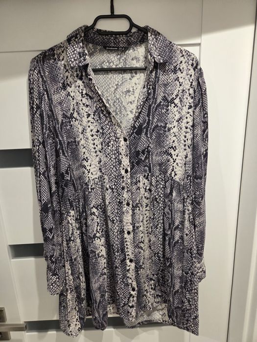 Sukienka rozpinana, na guziki