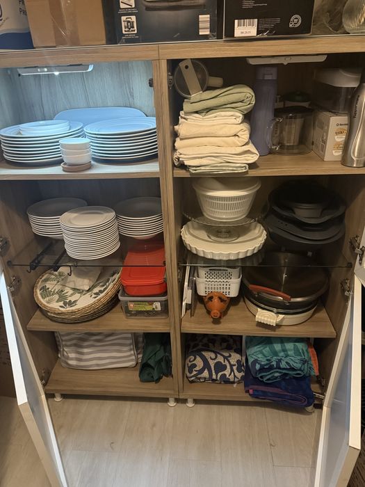 Movel ikea com 4 divisorias tampo de vidro