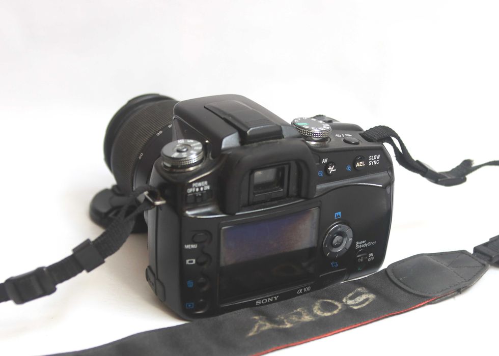 Sony A100 com lente Sony 18-70mm máquina fotográfica digital reflex