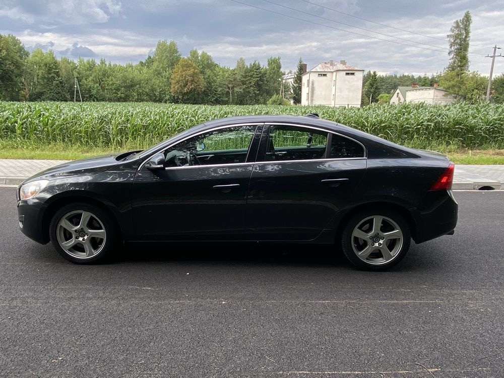 Volvo s60  2.5 t 2012r