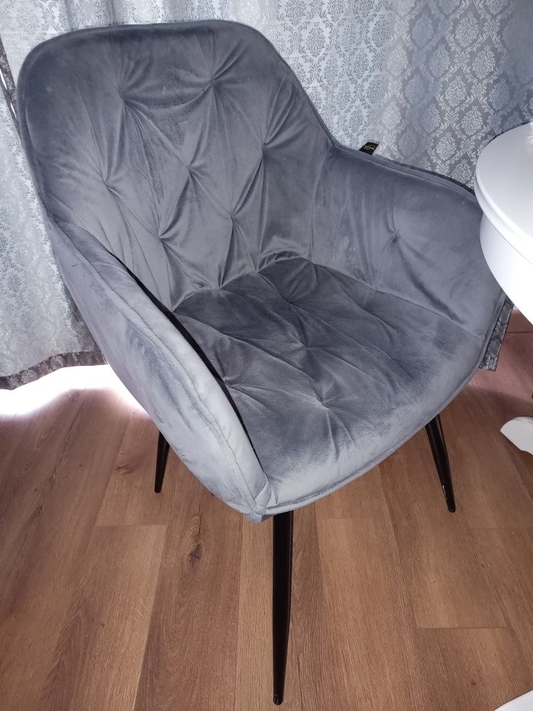 Krzesła tapicerowane - welurowe