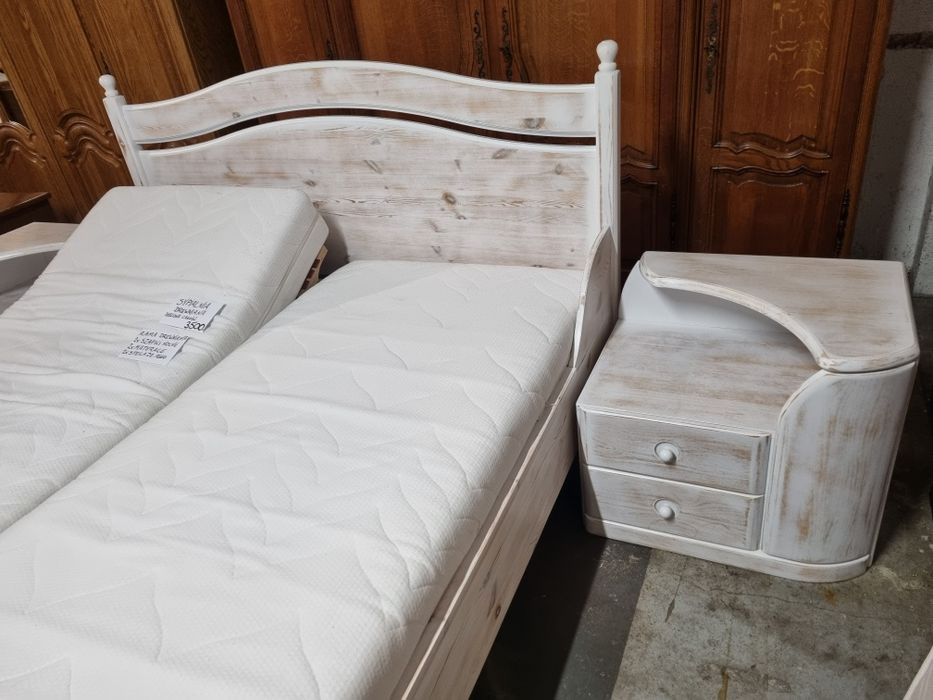 łóżko sypialnia drewniana bielona