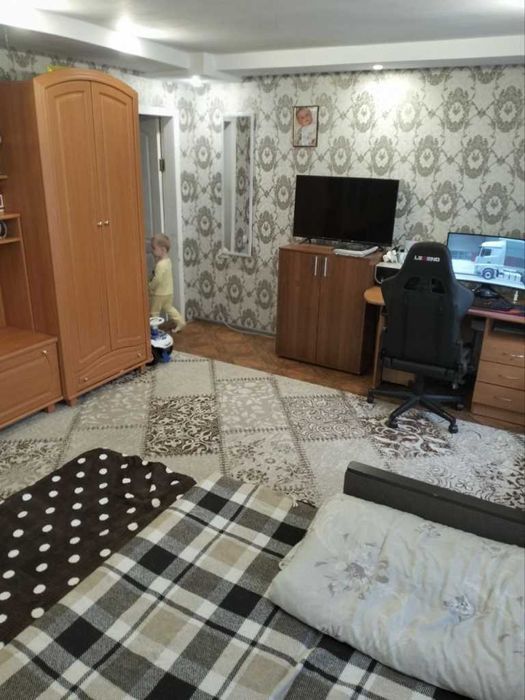 Частина будинку з окремим двором на Юрівці!