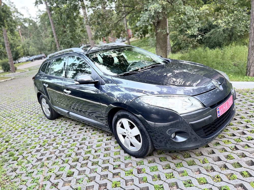 Renault Megan 1.6 бензин