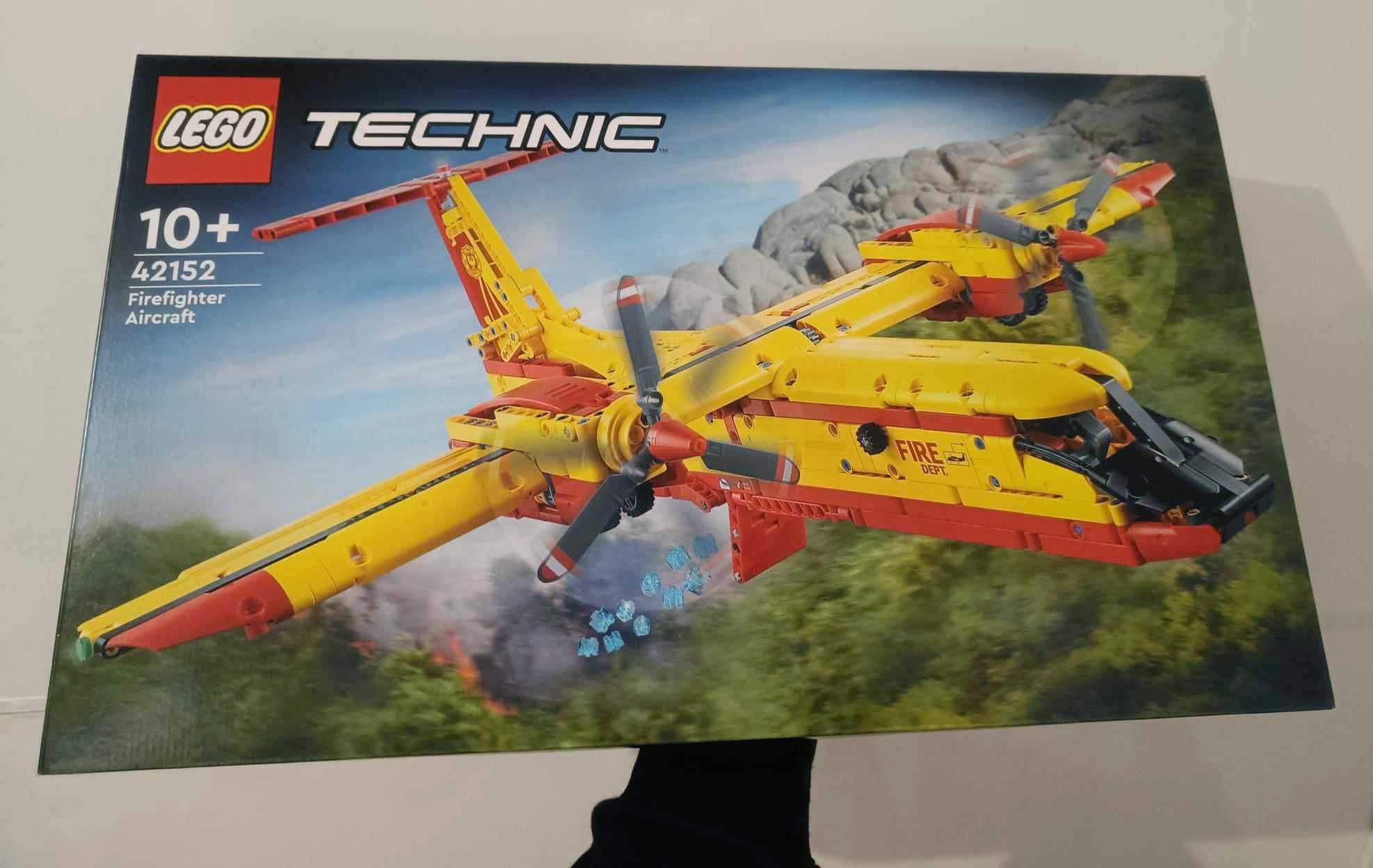 LEGO 42152 Technic - Samolot gaśniczy