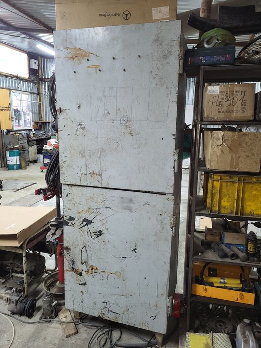 Шкаф для инструмента металический