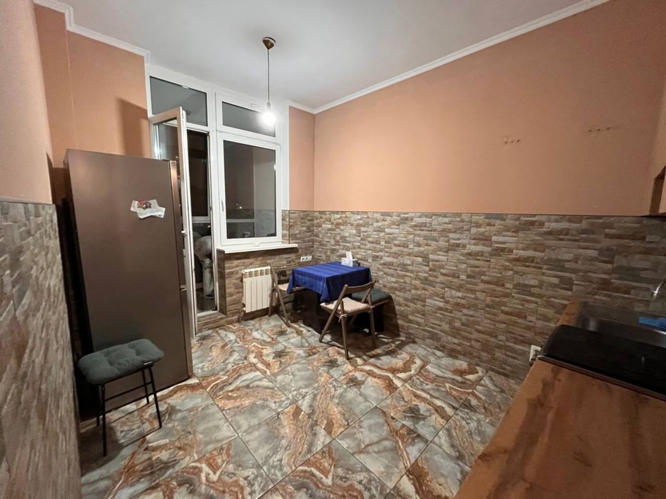 Здам у довгострокову оренду 1-кім кв по вул. Г. Хоткевича 10