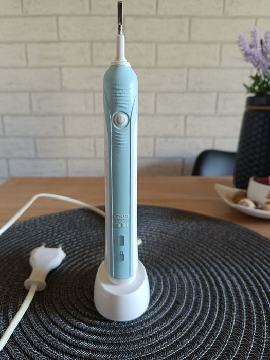 Szczoteczka do zębów Oral B Braun 3756