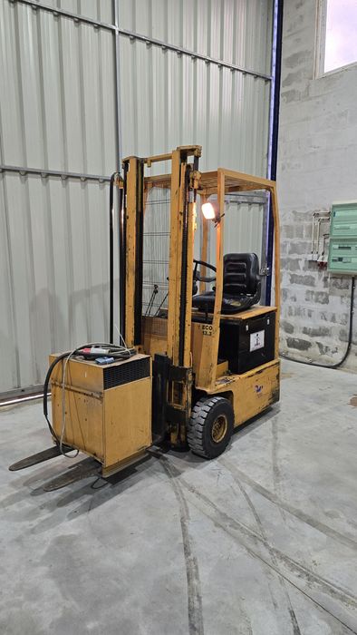 Empilhador Elétrico Cesab 1300Kg