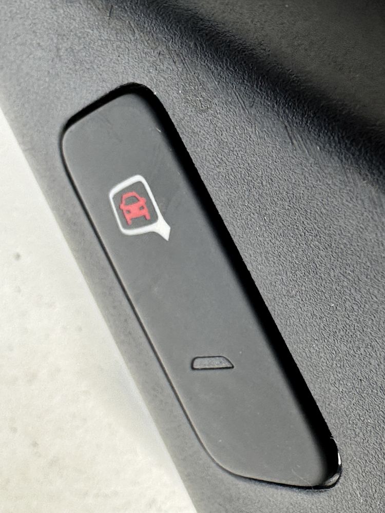 Audi A6 C7 przyciski włącznik asystenta pasa ruchu 4G