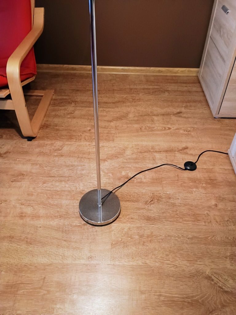 Lampa podłogowa LED