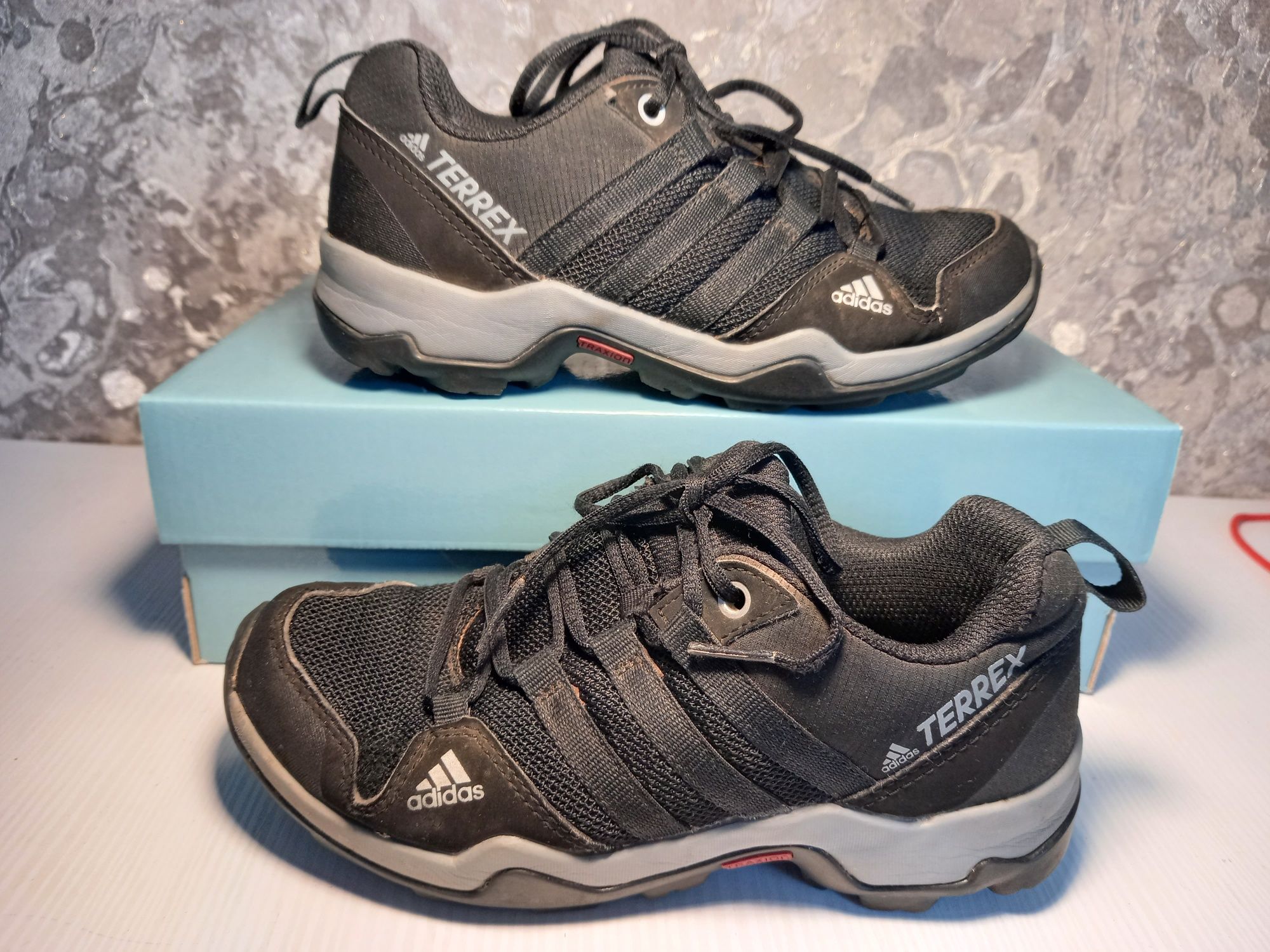 Кросівки Adidas Terrex р.33