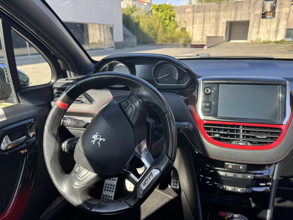 PEUGEOT 208 GTI 2013/09 desde 110 p/mês