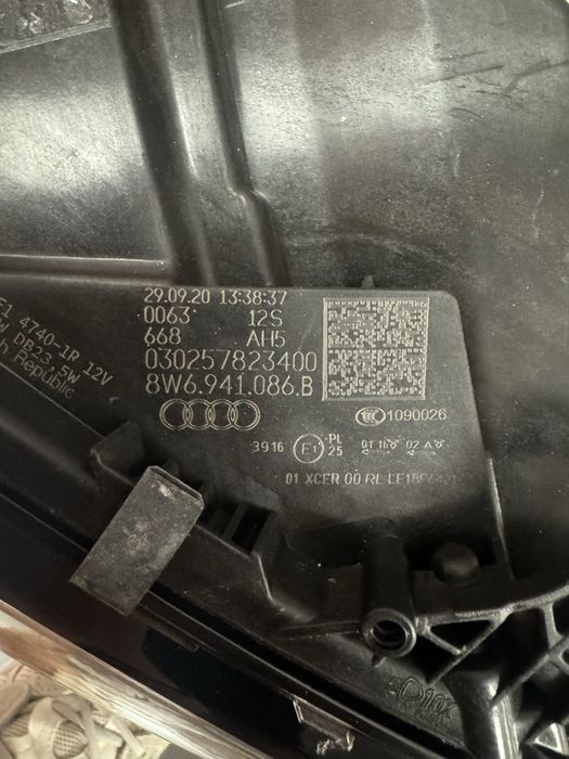 Prawa Lampa AUDI A5 S5 8W LASER LIFT Kompletna USA Reflektor Prawy