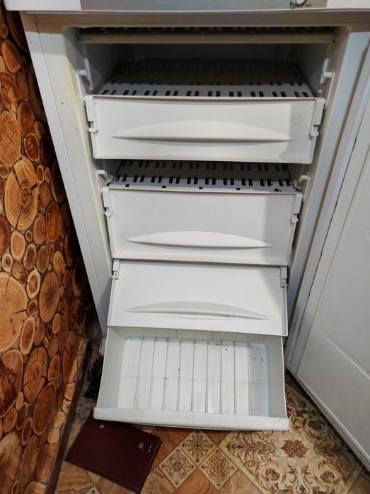 Морозильная камера Indesit