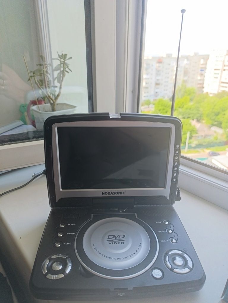 Мини DVD TV програвач SHARP