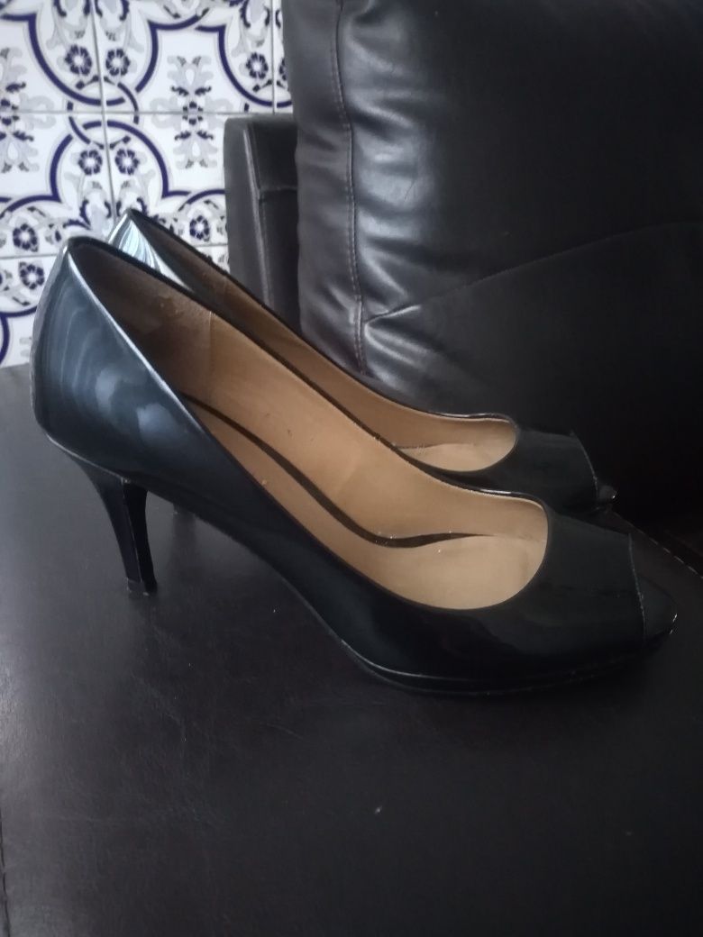 Sapatos Zara Peep Toes em verniz