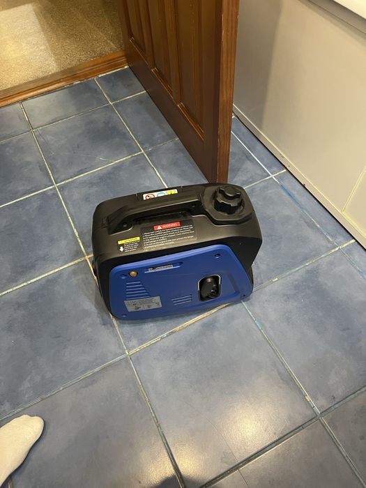 Продам інверторний генератор Weekender X950i