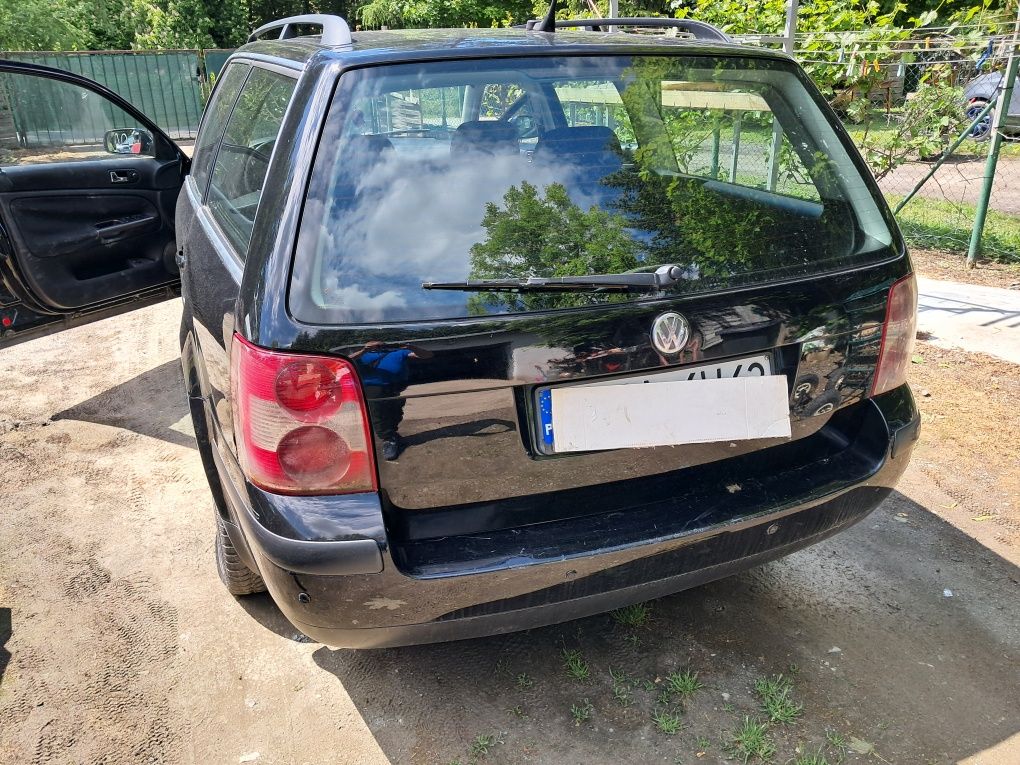 VW Passat 1.9 TDI 130 koni silnik lampy maska