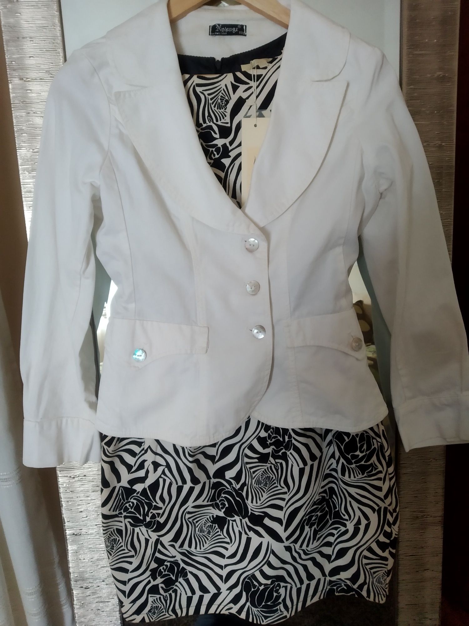 Vestido com etiqueta e blazer S/M