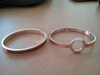 Conjunto de 2 Pulseiras banhadas a ouro, novas, com caixa