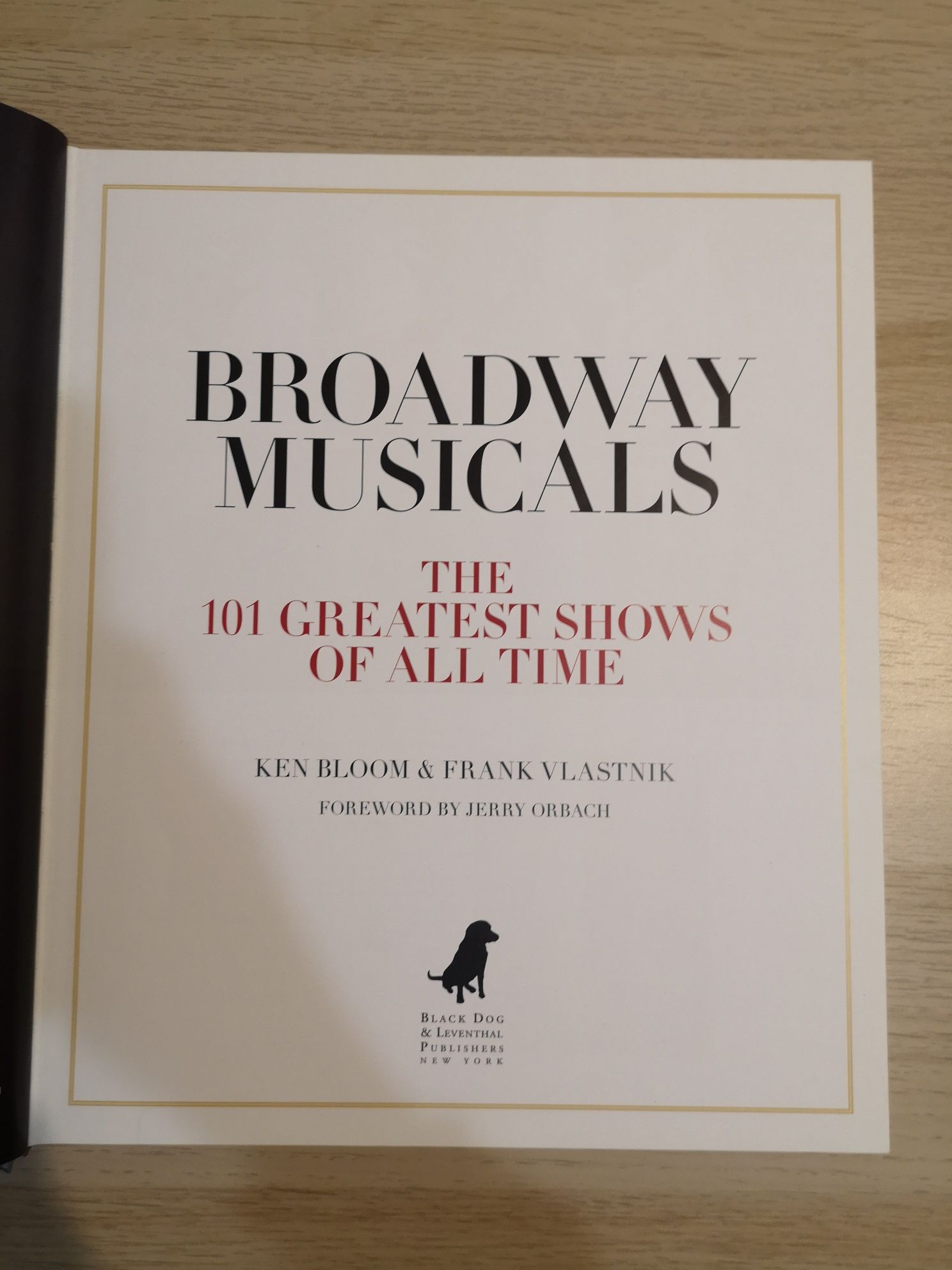 Książka album "Broadway Musicals"