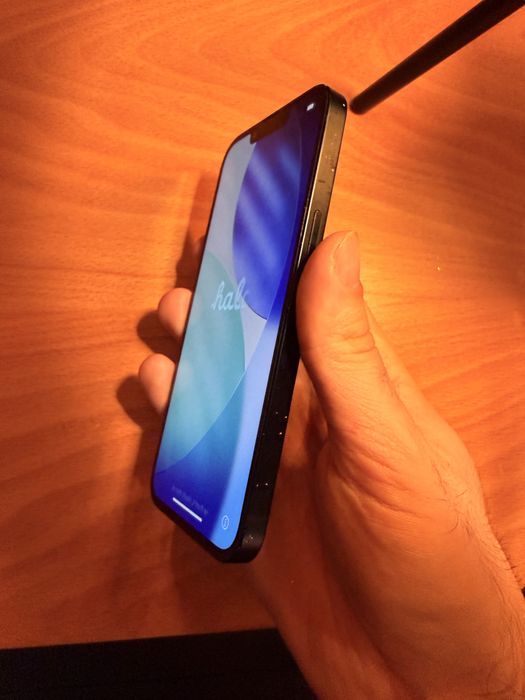 iPhone 13 256GB | Excelente Estado | Com Capa + Carregador – 300€