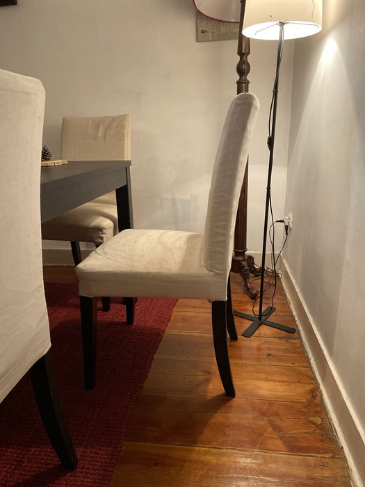 Cadeiras do ikea c capas que sao sunbstituiveia