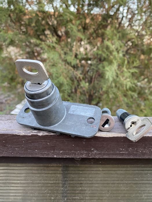 Замок на ляду ВАЗ 2109