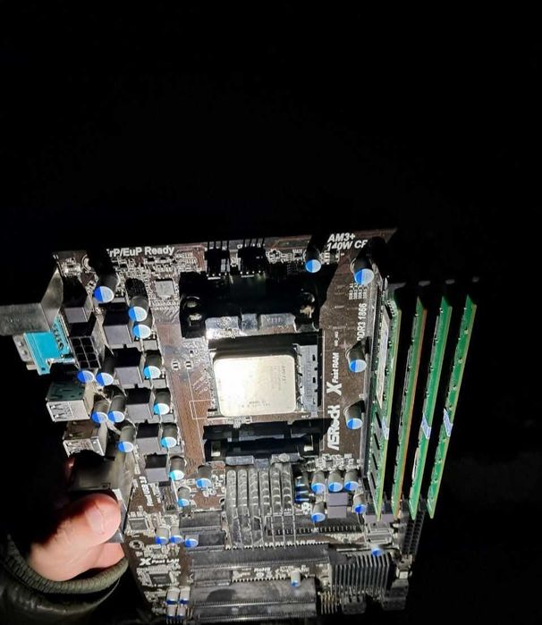 Fx 8300, 32 gb RAM, asrock 980de3 стокова башня комплект ПК