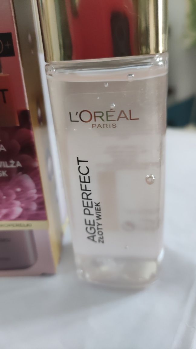 LOREAL Płynna esencja rozświetlająca 125 ml.