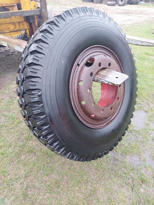 11.00 r 20 Michelin 16 pr opona z felgą