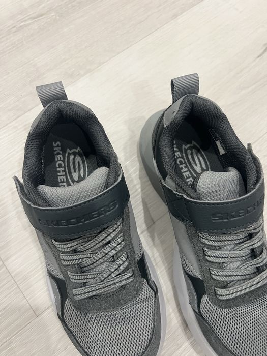 Кросівки skechers 32