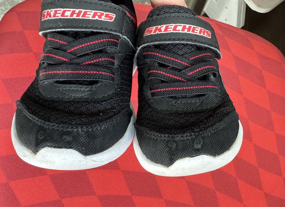 Дитячі кросівки skechers 23