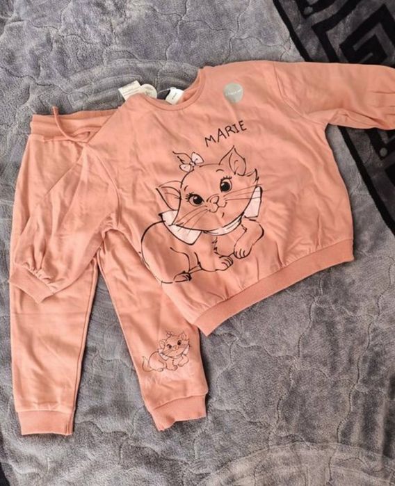 Новий костюм на дівчинку 98