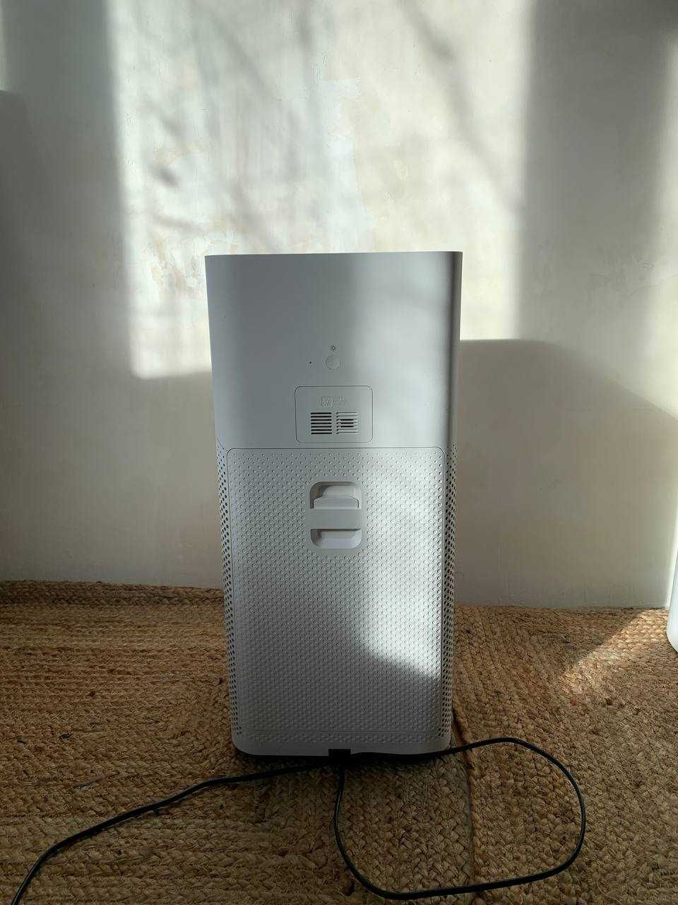 Очищувач повітря Xiaomi Air Purifier 3 в чудовому стані