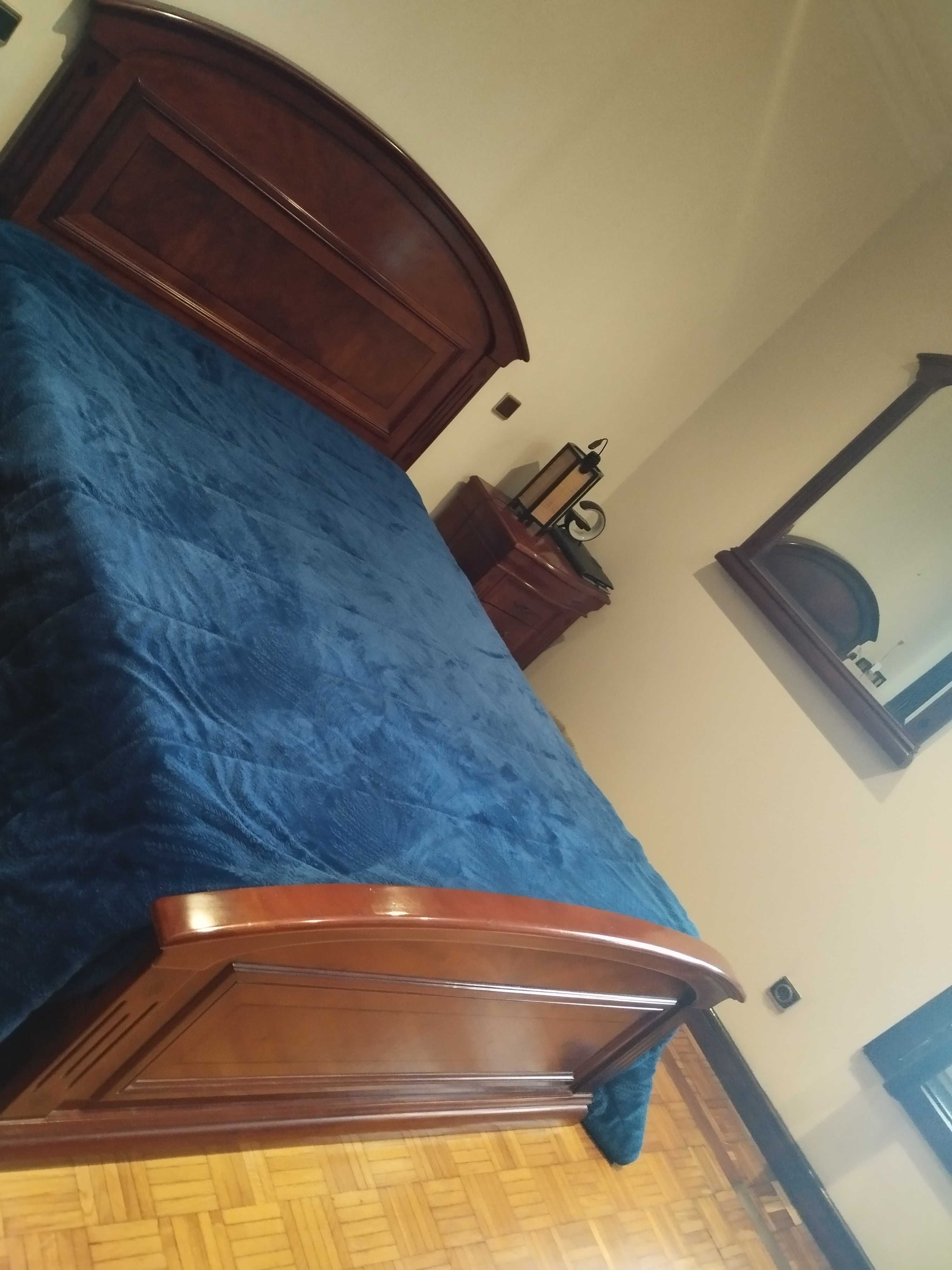 Vendo cama+ mesas cabeceira