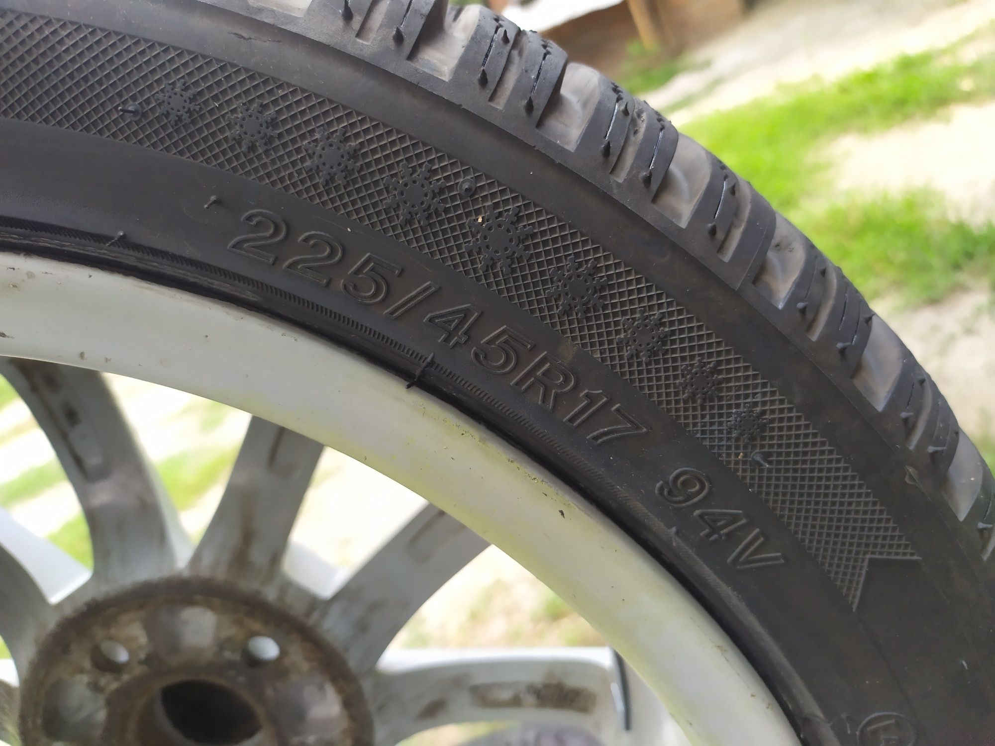 Зимние шины Lassa Snoways 4 225/45 R17 94V XL