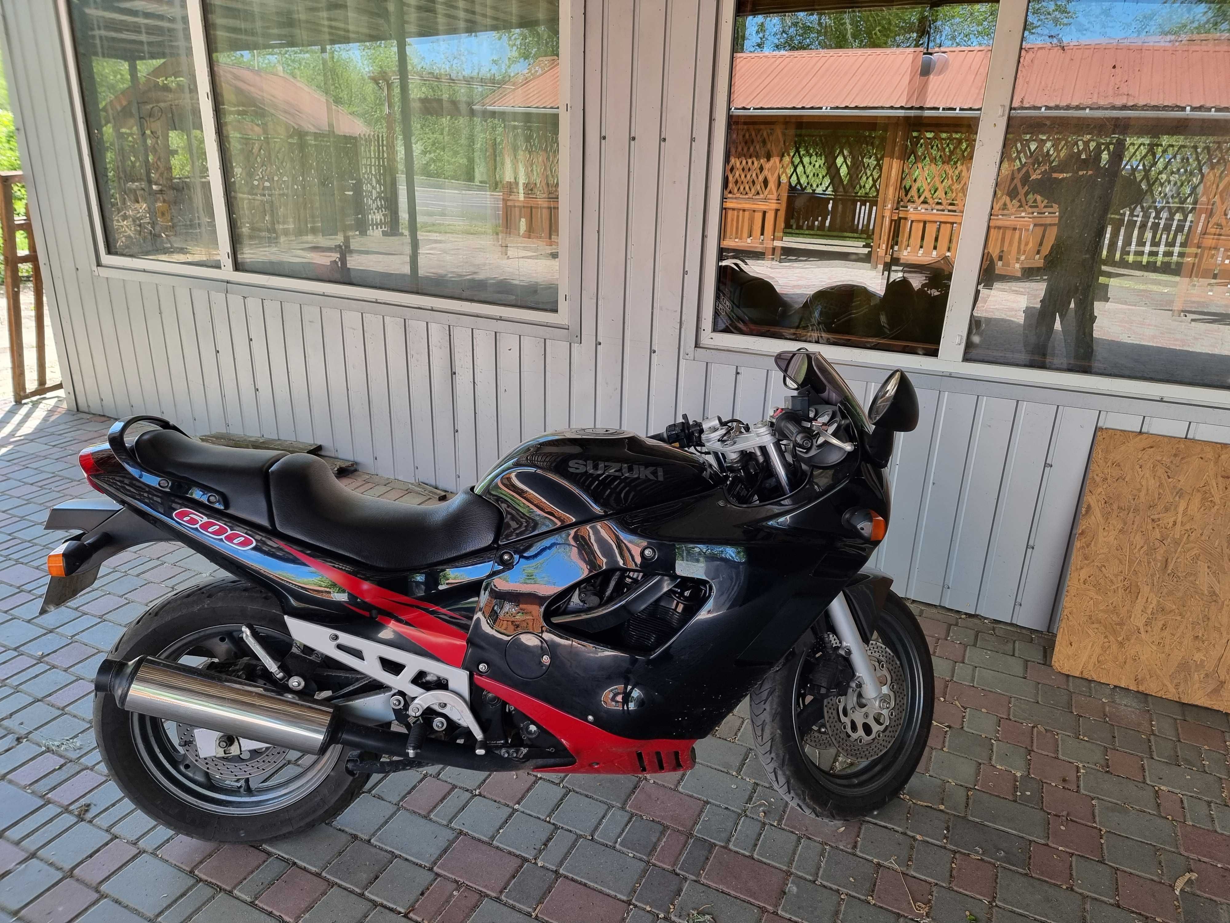 Мотоцикл Suzuki GSX-600F