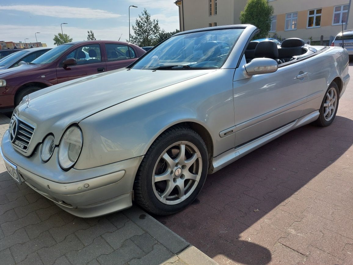 Mercedes CLK Pakiet AMG 208 W Cabrio 3.2B 218 km