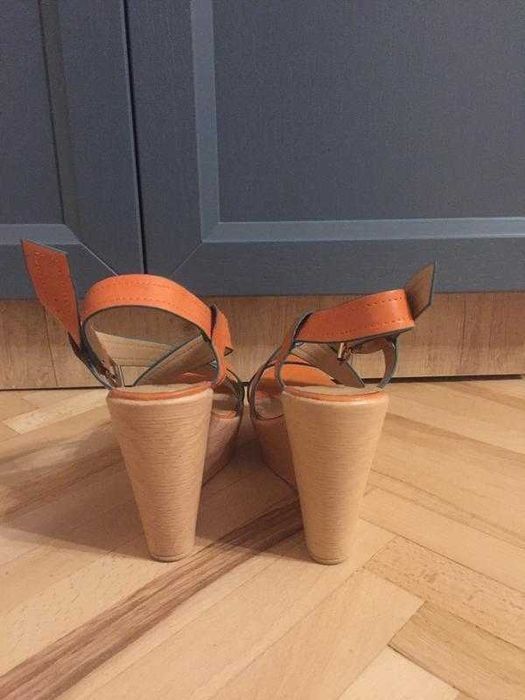 Женские босоножки Ronzo